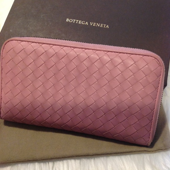 BOTTEGA VENETA ZIP-AROUND WALLET - Picture 8 of 11